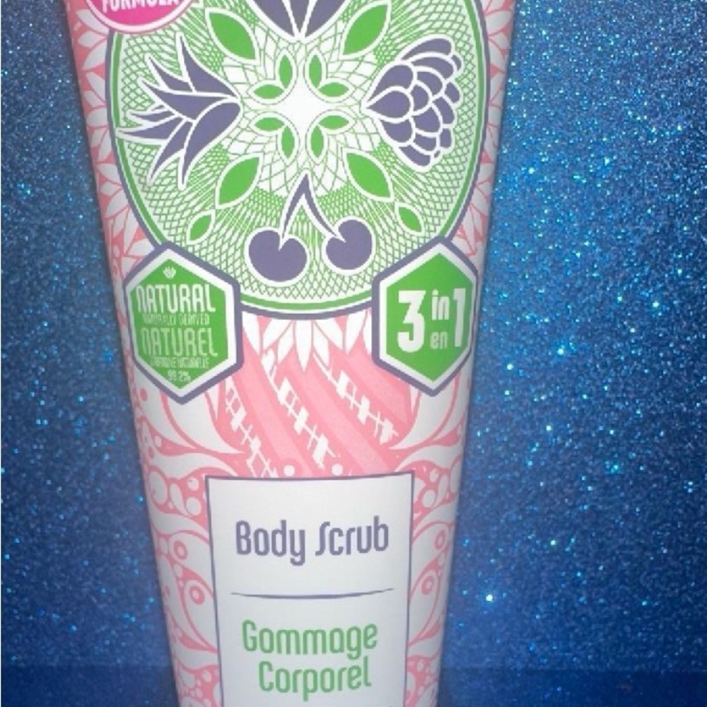 Humankind Botanical Body Wash Pink and Green